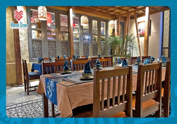 Restaurants & Bars